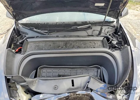 2025 Tesla Model Y from USA, damaged, VIN 7SAYGDED2SF256939